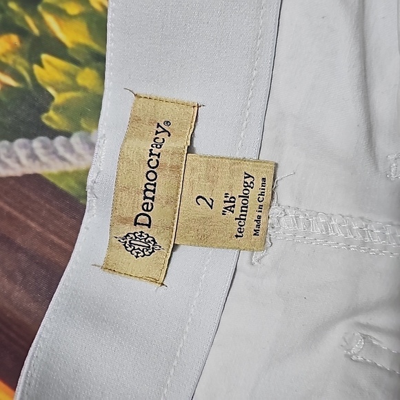 Democracy Camo Shorts Size‎ 2 - Picture 2 of 4